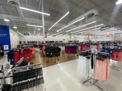 Dick%27s warehouse sale kissimmee photos - The Warehouse Sale locations offer "deep discounts on customer-favorite apparel brands," with many items offered at 70% or more off retail prices, according to Dick's.